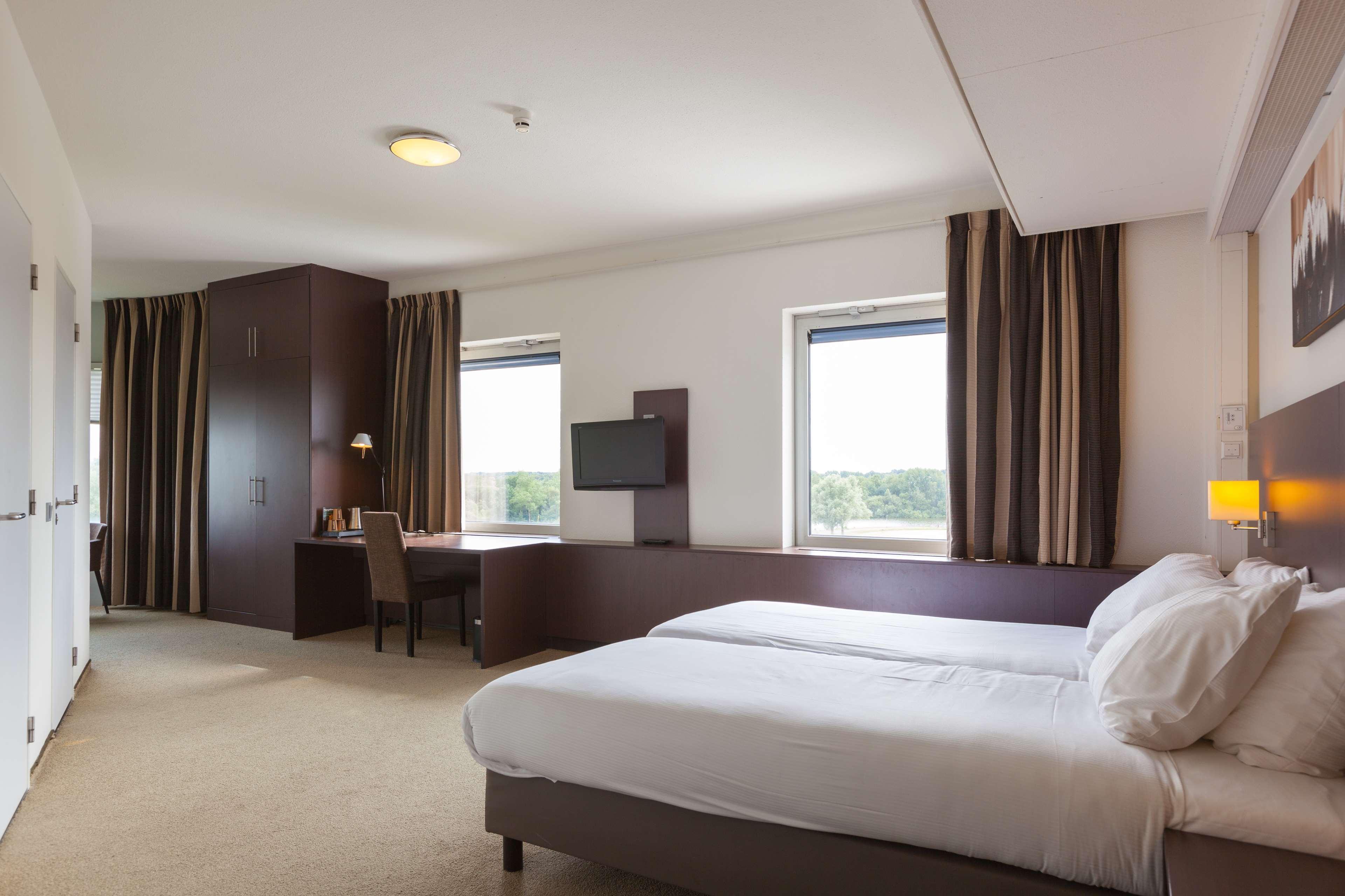 Best Western Plus Flatonia Inn מראה חיצוני תמונה