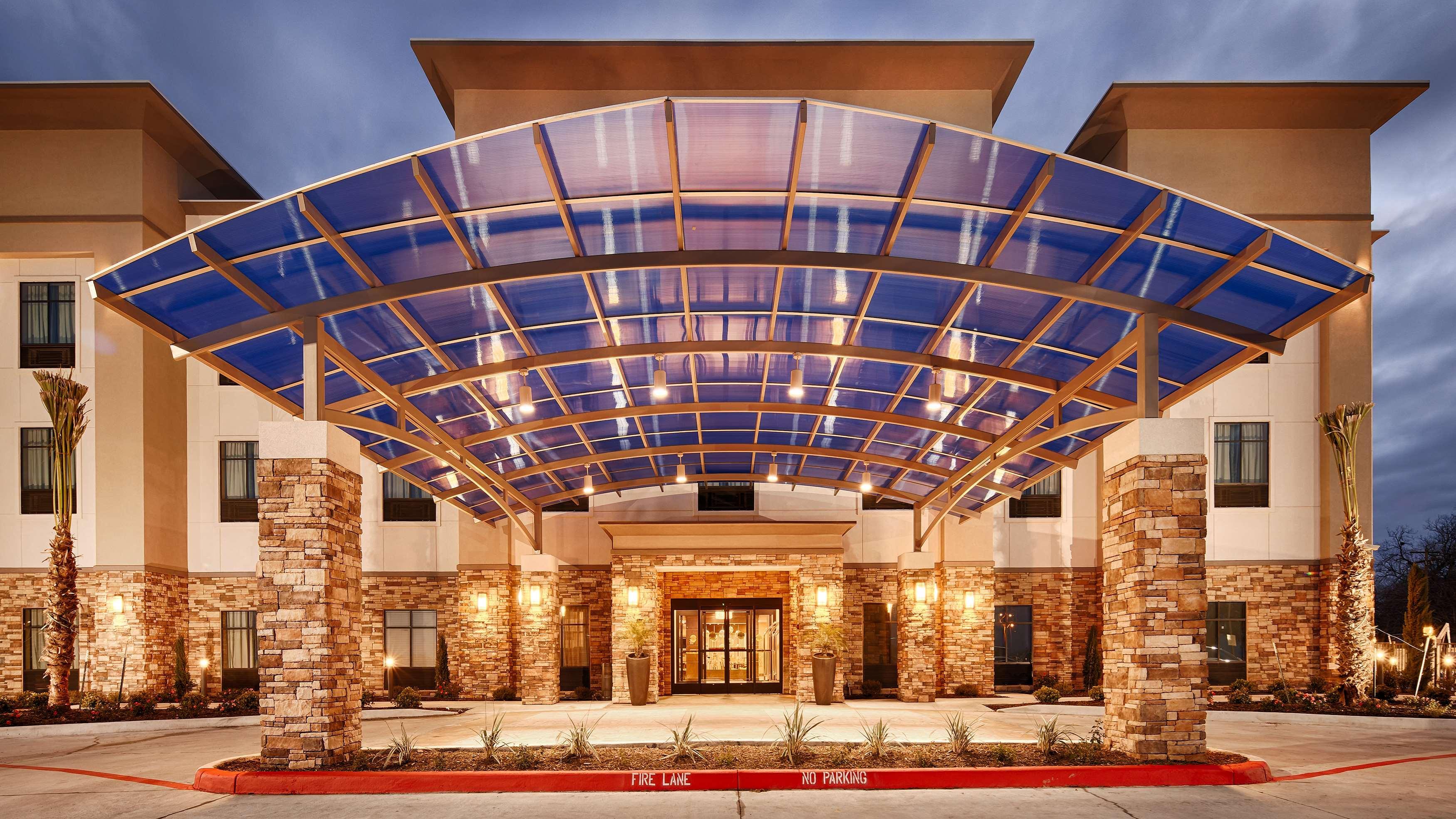 Best Western Plus Flatonia Inn מראה חיצוני תמונה
