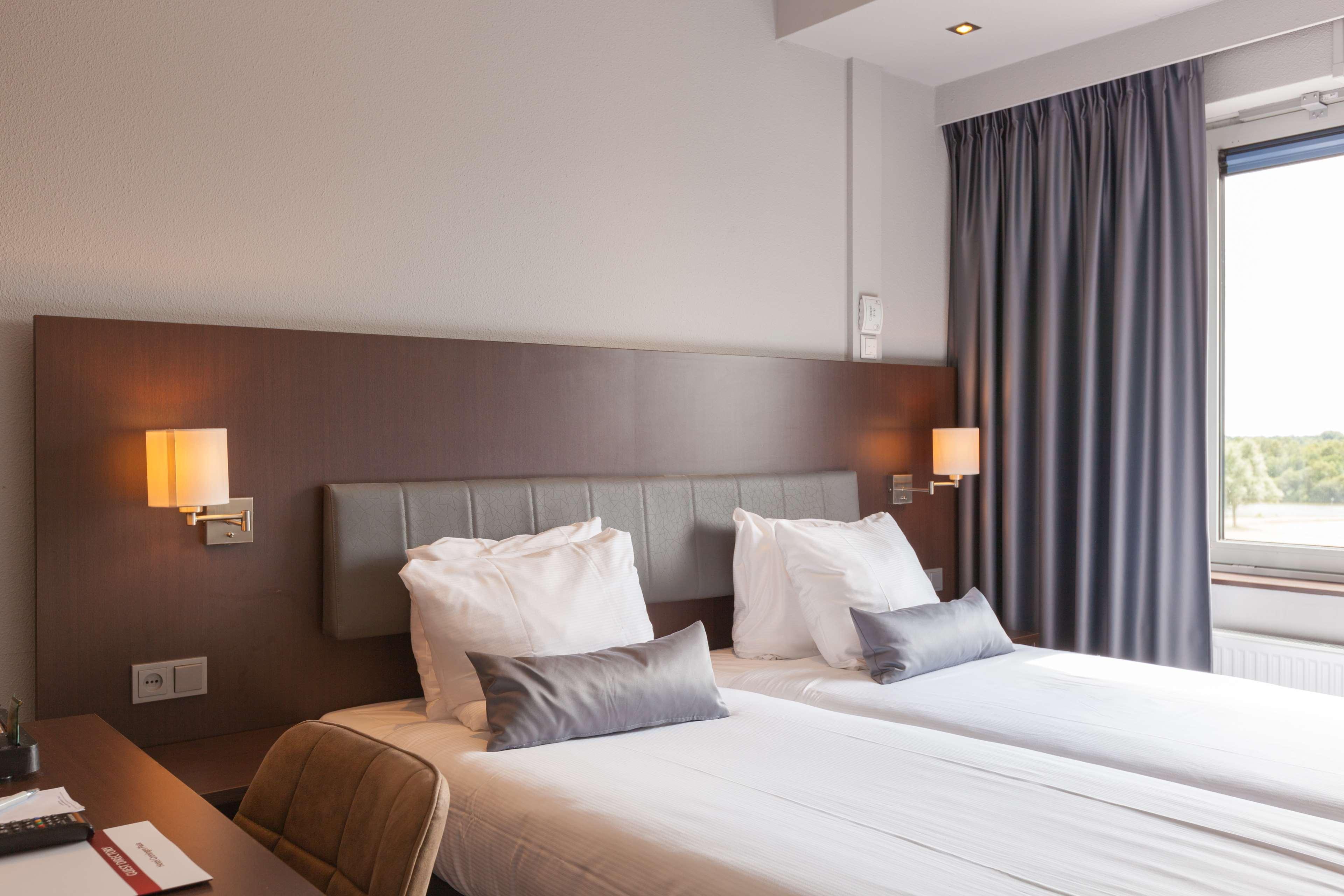 Best Western Plus Flatonia Inn מראה חיצוני תמונה